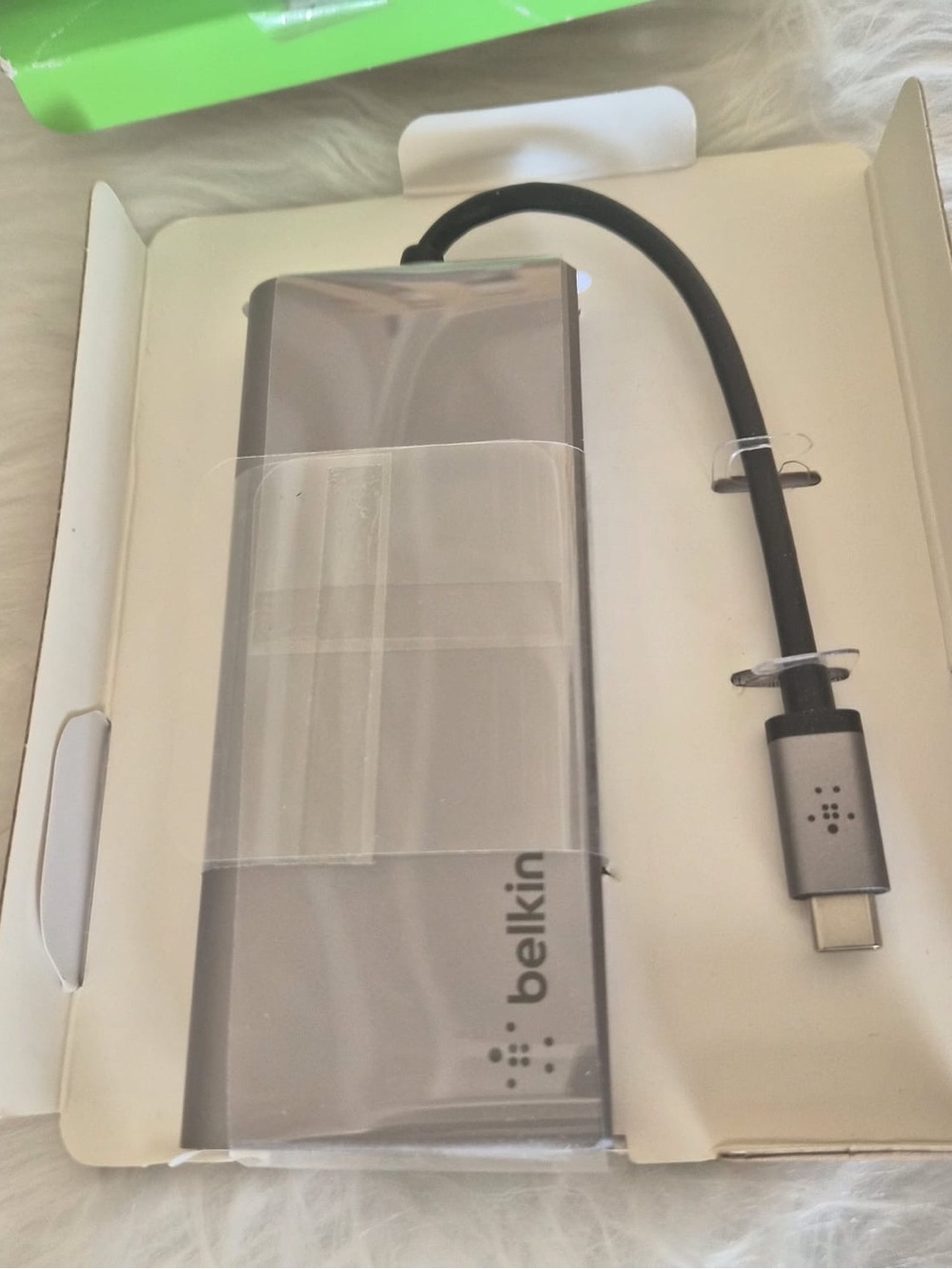 Belkin USB-C Hub / Multiport Adapter (6-in-1) with HDMI, Ethernet & SD - Picture 7 of 10